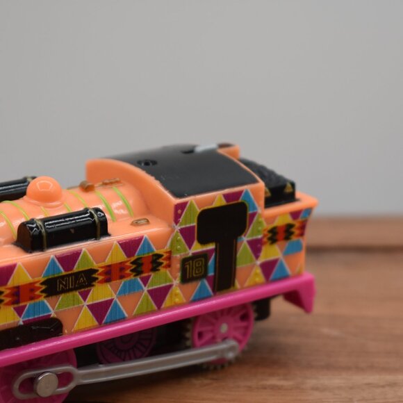 Nia 18 Hyper Glow in the Dark Neon Engine Motorized Engine Train Trackmaster - Picture 3 of 7